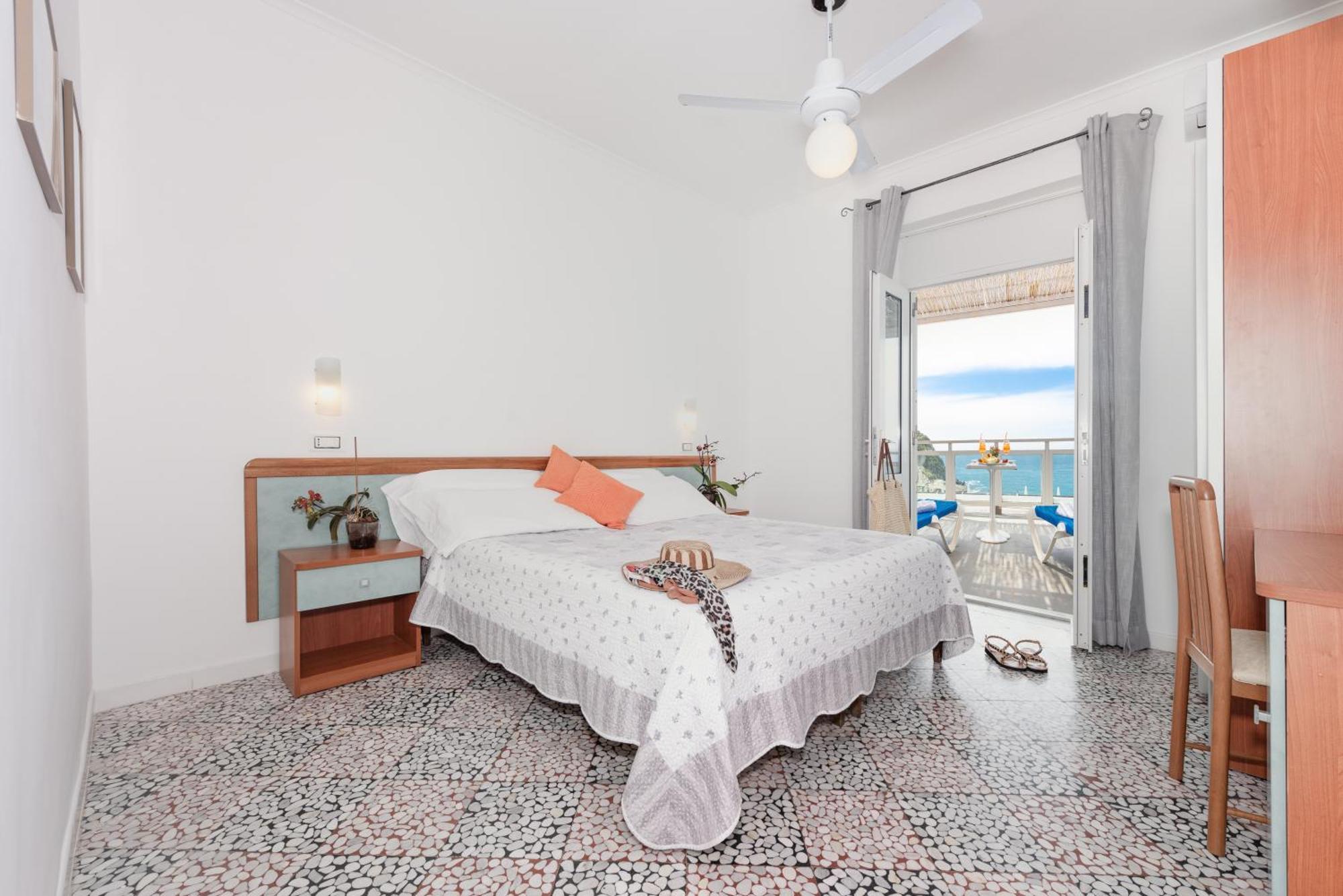 Hotel Villa Sirena Sant'Angelo  Kültér fotó