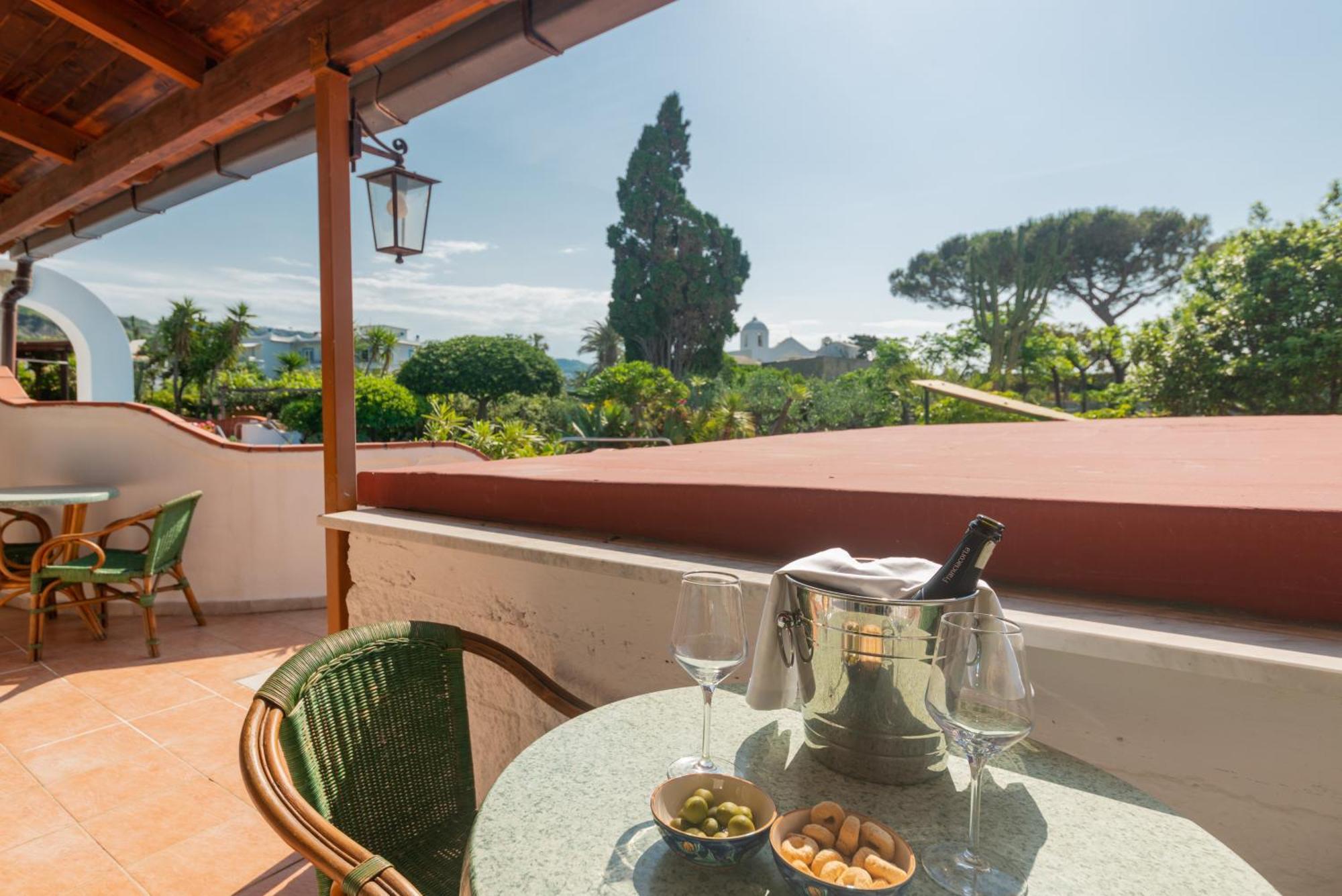 Hotel Villa Sirena Sant'Angelo  Kültér fotó